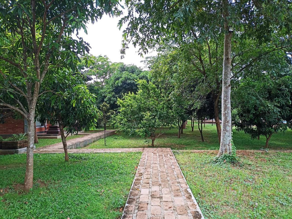 Kaveri Resort Sigiriya Buitenkant foto